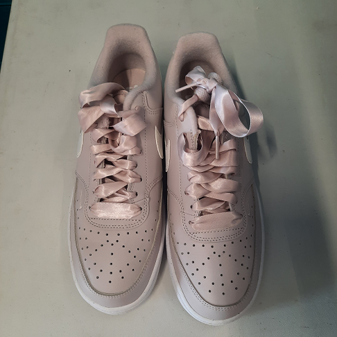 Baskets Nike, neuves, taille 42