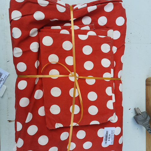 Housse de couette +1 taie (pt pois rouge )