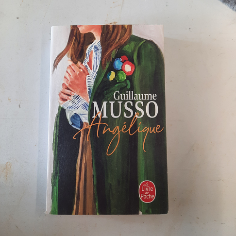livre  Angélique       Guillaume Musso