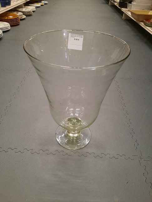 Grand vase verre sur pied H 33 cm