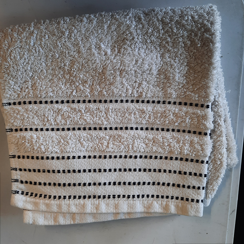 Serviette de toilette blanc/tirets noirs