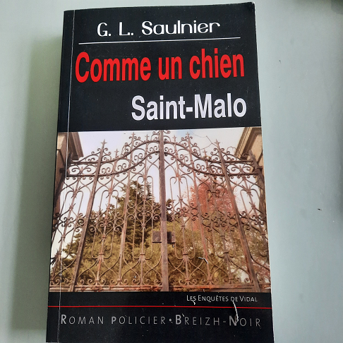 livre comme un chien st malo - saulnier