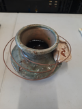 vase marron et vert