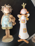 2 figurines