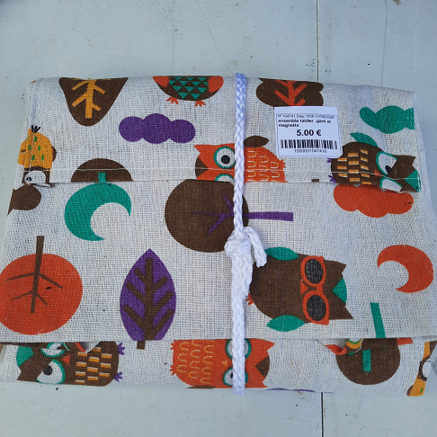 ensemble tablier ,gant et magnette