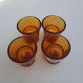 lot de 4 petits verres jaunes digestifs