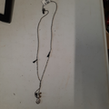 1 collier noir