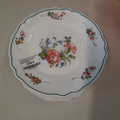 12 assiettes à dessert ( fleurs rouges)