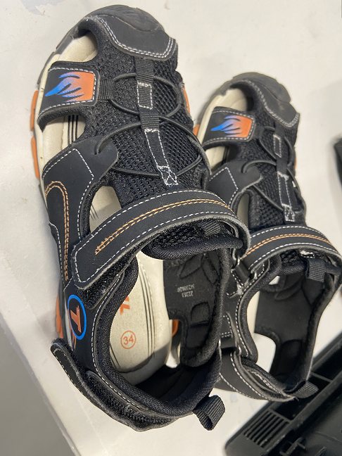 Chaussures pointure 34 (peu portée)