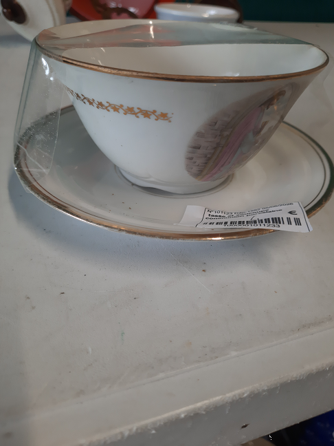 tasse et soucoupe communion porcelaine