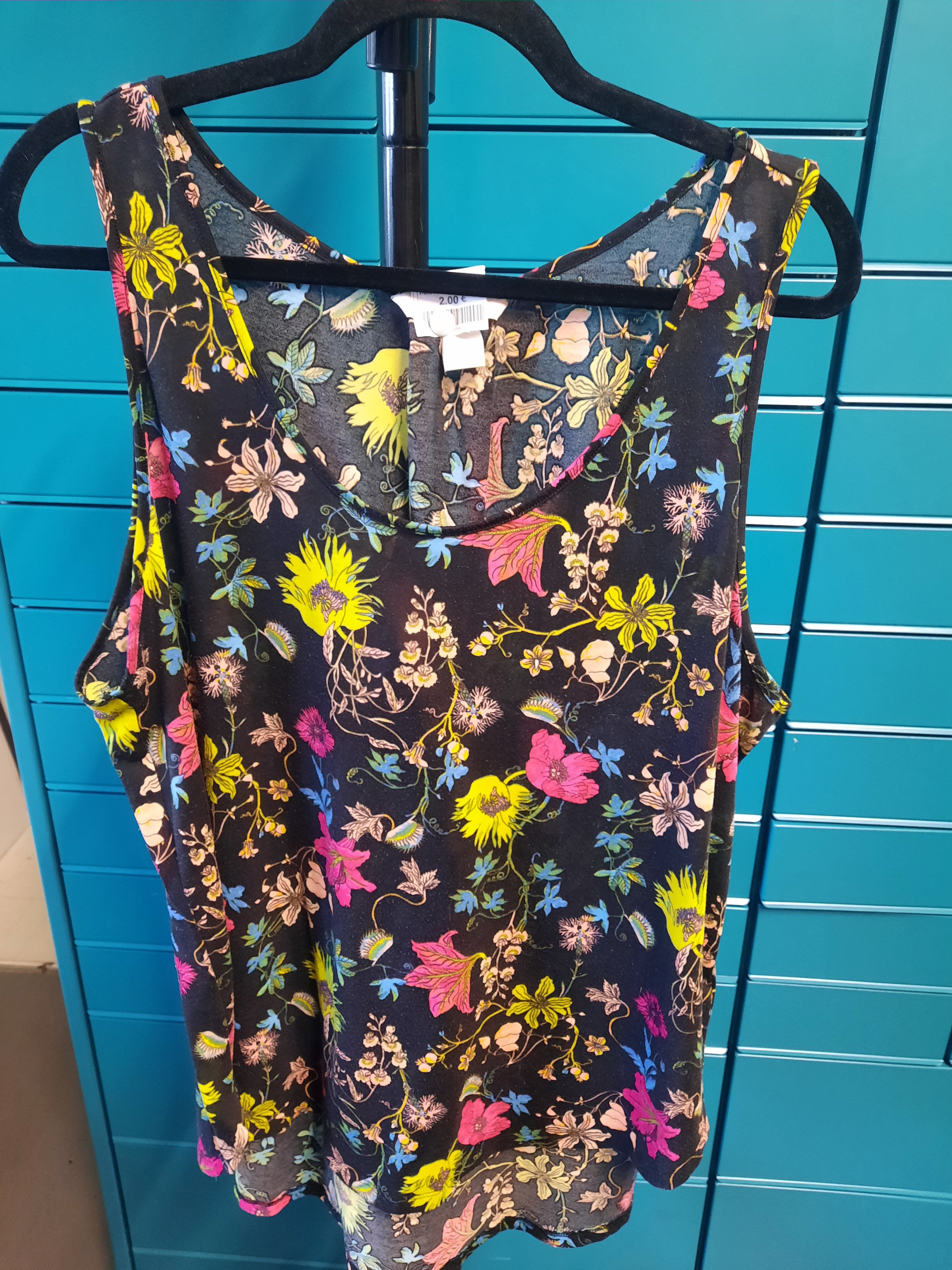 T-shirt noir fleurs