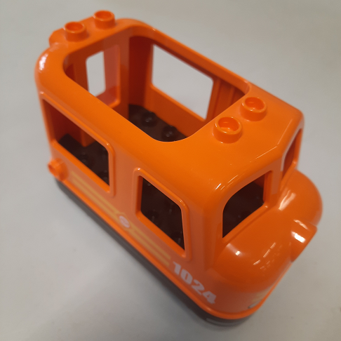petit train orange jouet