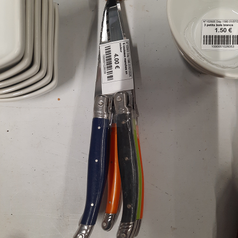 6 couteaux manches en couleur