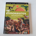 livre "les dinosaures attaquent"