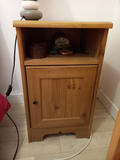 Table de chevet :Hauteur : 63 Longueur : 36 Largeur : 35
