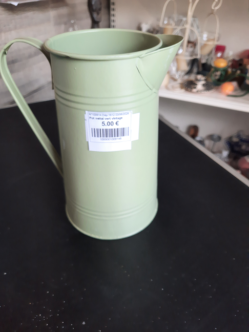 Pot métal vert vintage