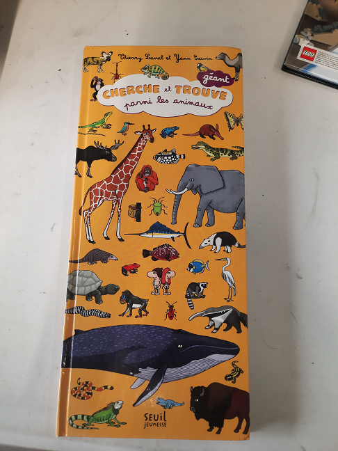 livre cherche et trouve animaux :