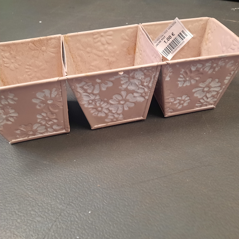 CACHE POT