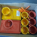 tasses orange et jaune +cuilleres+sous tasses