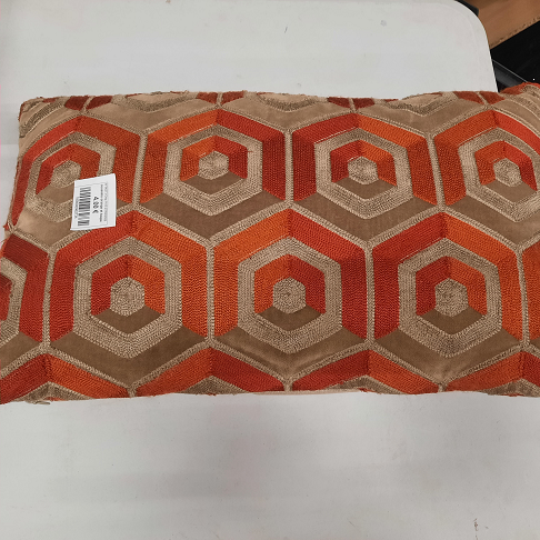 coussins orange et taupe