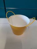 Cache pot métal jaune
