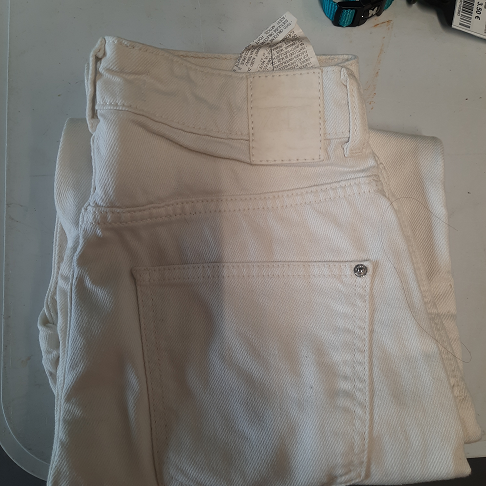 Jean blanc Zara