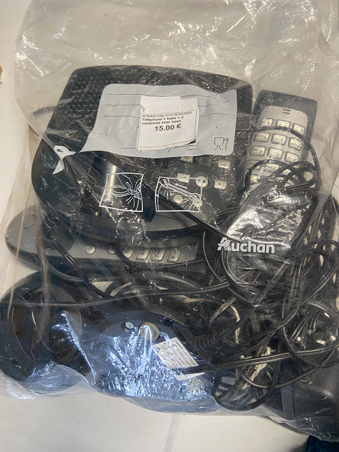 Téléphone + base + 2 combinés avec base