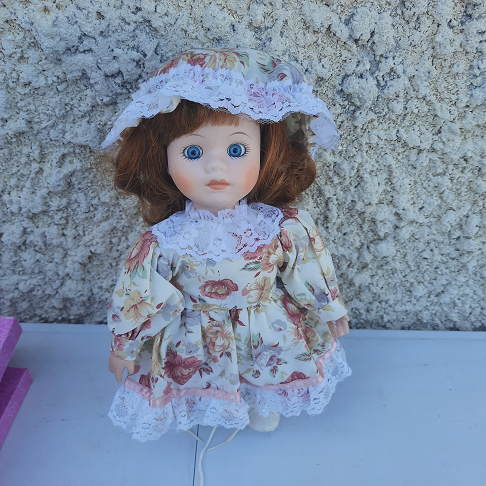 poupée porcelaine enfant