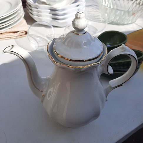 cafetière  blanche