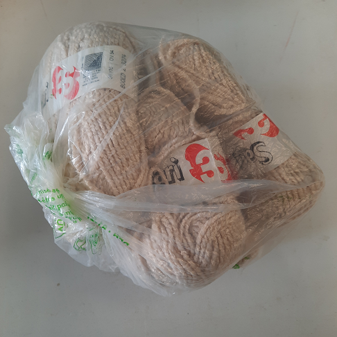 laine beige bouclée 3 Suisses (6 pelotes)