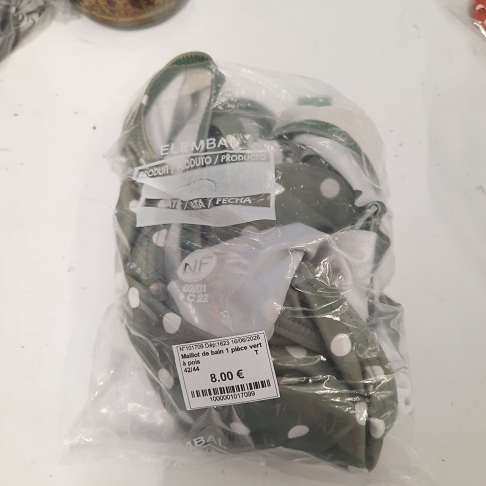 Maillot de bain 1 pièce vert à pois                            T   42/44