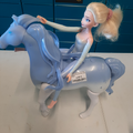 Cheval et Barbie Reine des Neiges