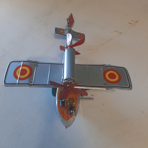 Avion en fer vintage