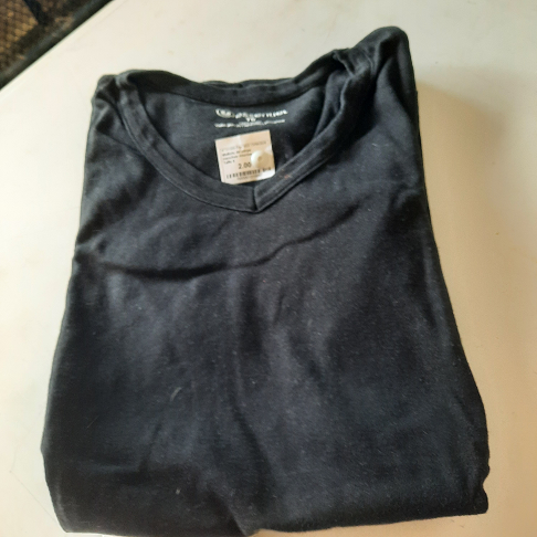 Maillots de corps
manches courtes noirs
Taille 6