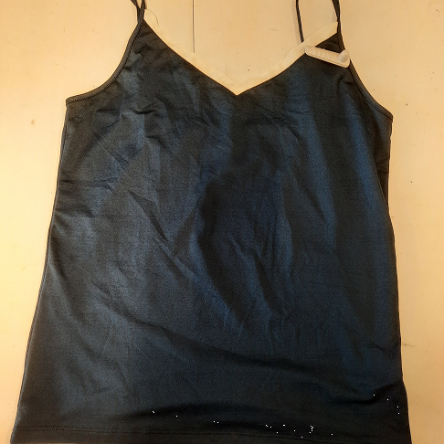 Tee-shirt petites bretelles  neuf