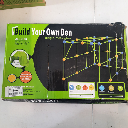 Jeu solide construction cabane tiges et boules