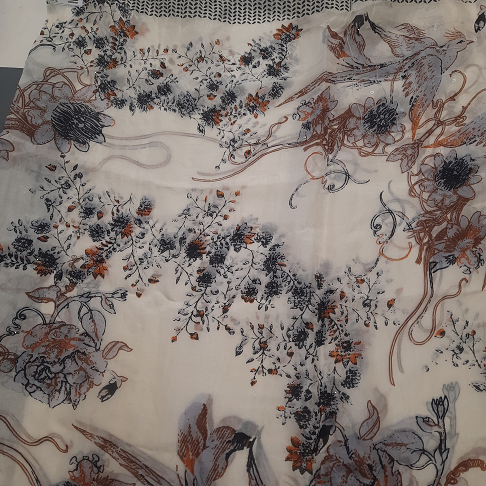 Foulard blanc et gris
