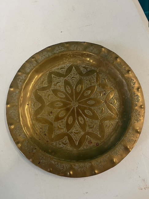 assiette laiton