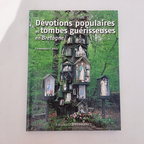 Livre dévotions populaires et tombes