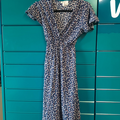 Robe longue manches courtes bleu fleurs blanches TU