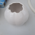 Vase blanc rond