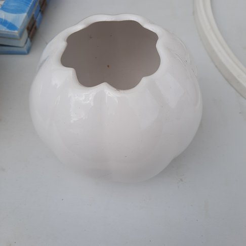 Vase blanc rond