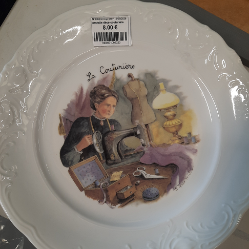 assiette déco couturière