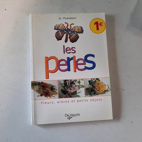 Livre activités créatives "les perles"