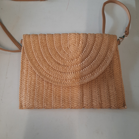 Pochette en paille