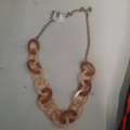 Collier bois et plastique