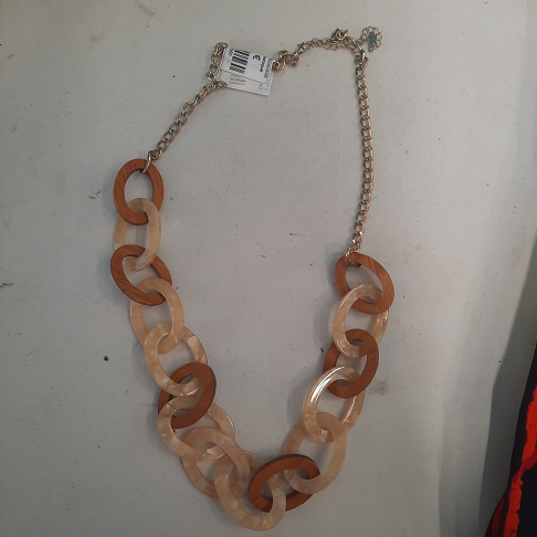 Collier bois et plastique
