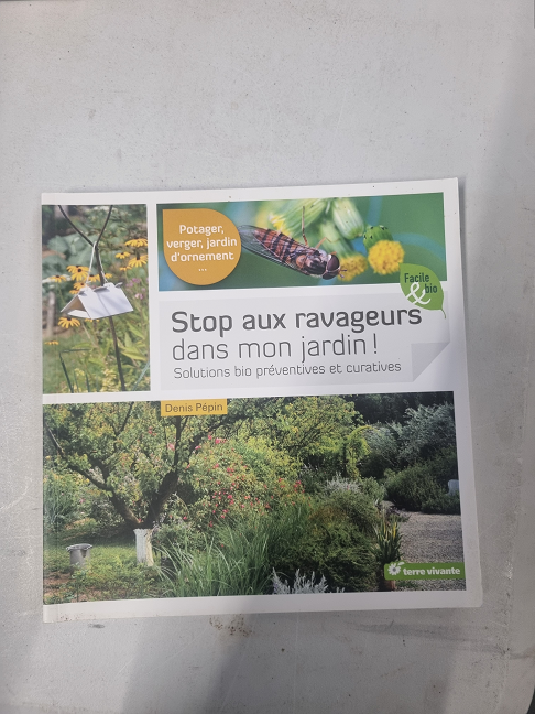 livre stop aux ravageurs dans mon jardin.