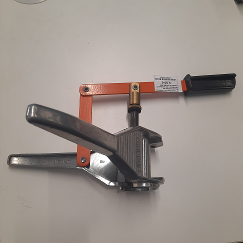 Bouchonneuse en aluminium  des années 70 Sambri en parfait état