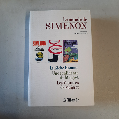 livre Le monde ( Le riche homme, une confidence de maigret,les vacances de maigret)